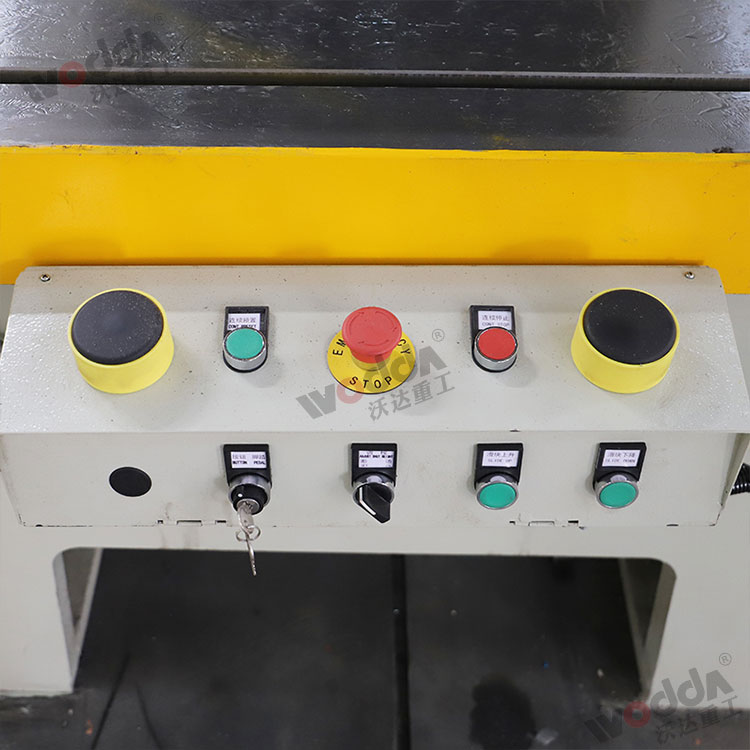 63噸沖床價格_63t氣動沖床廠家 - 山東沃達(dá)重工機(jī)床